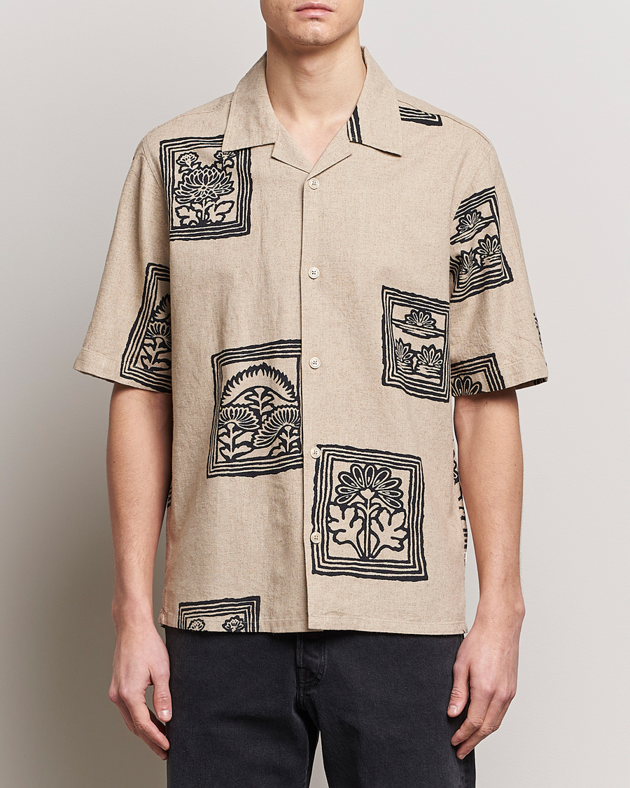 Mies | Kauluspaidat | NN07 | Ole Printed Short Sleeve Shirt Oatmeal
