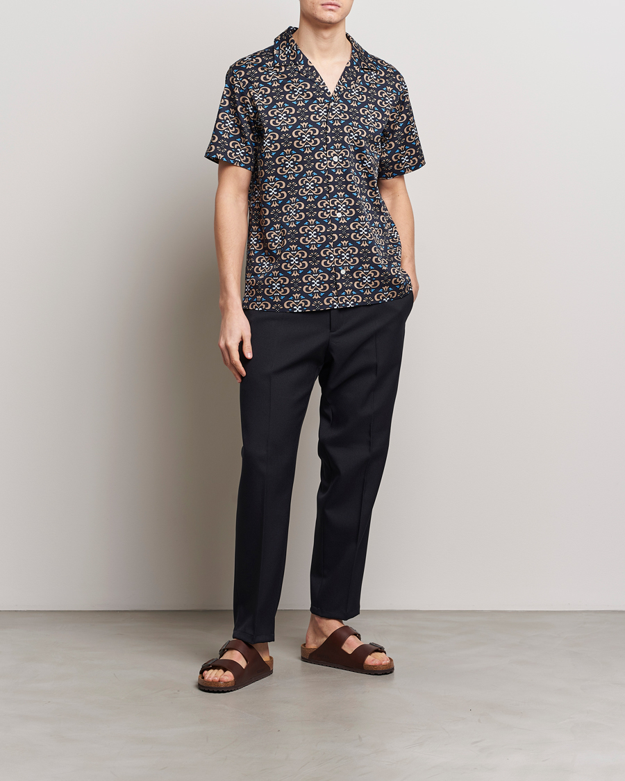 Mies | Kauluspaidat | LES DEUX | Hendrix Printed Short Sleeve Shirt Dark Navy