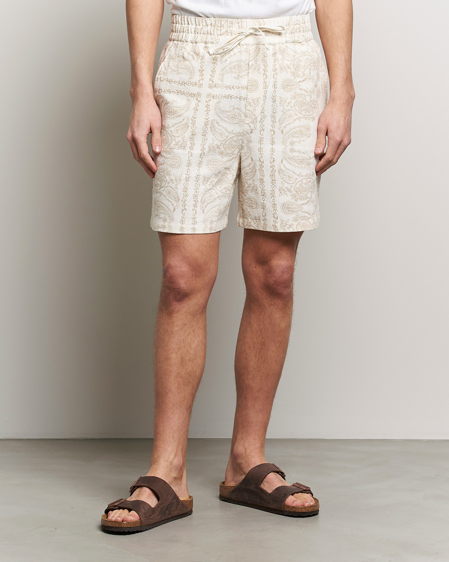Mies | Shortsit | LES DEUX | Lesley Paisley Shorts Light Ivory