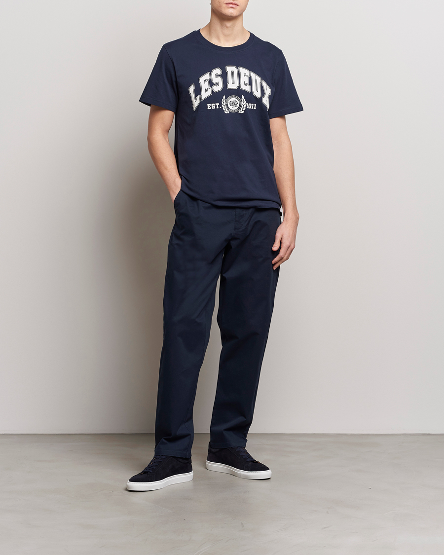 Mies | T-paidat | LES DEUX | University T-Shirt Dark Navy