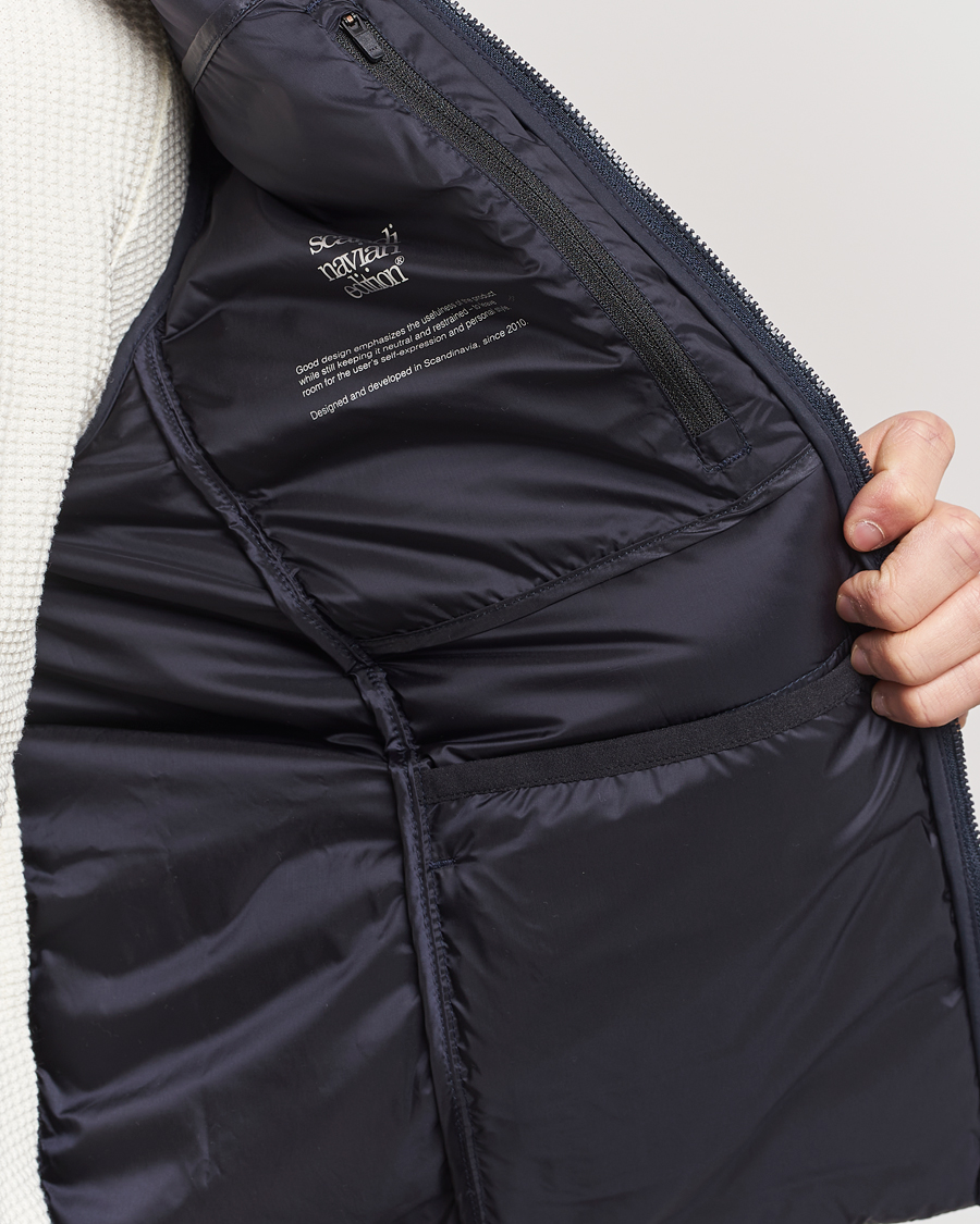 Mies | Takit | Scandinavian Edition | Ratio II Lightweight Padded Vest Midnight Blue