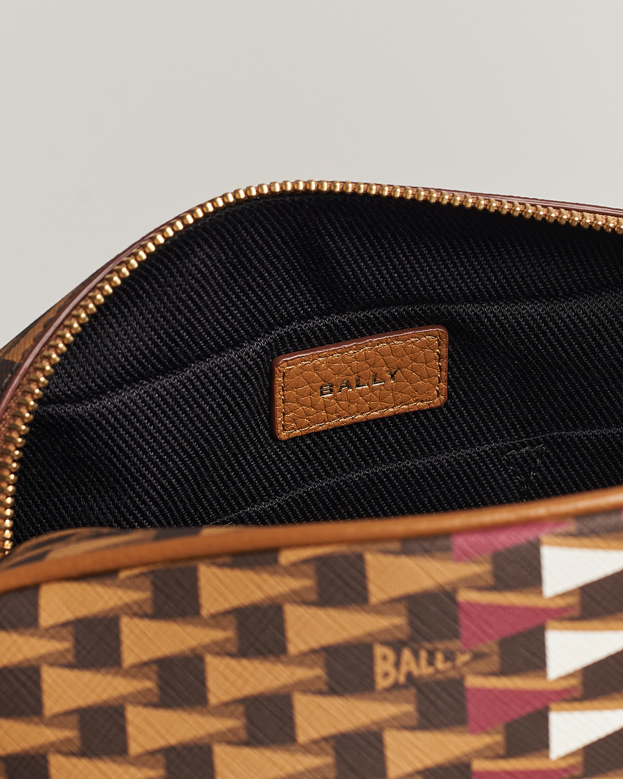 Mies | Bally Pennant Monogram Leather Washbag Brown | Bally | Pennant Monogram Leather Washbag Brown