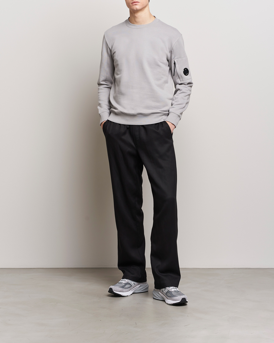 Mies | Puserot | C.P. Company | Diagonal Raised Fleece Lens Sweatshirt Light Grey