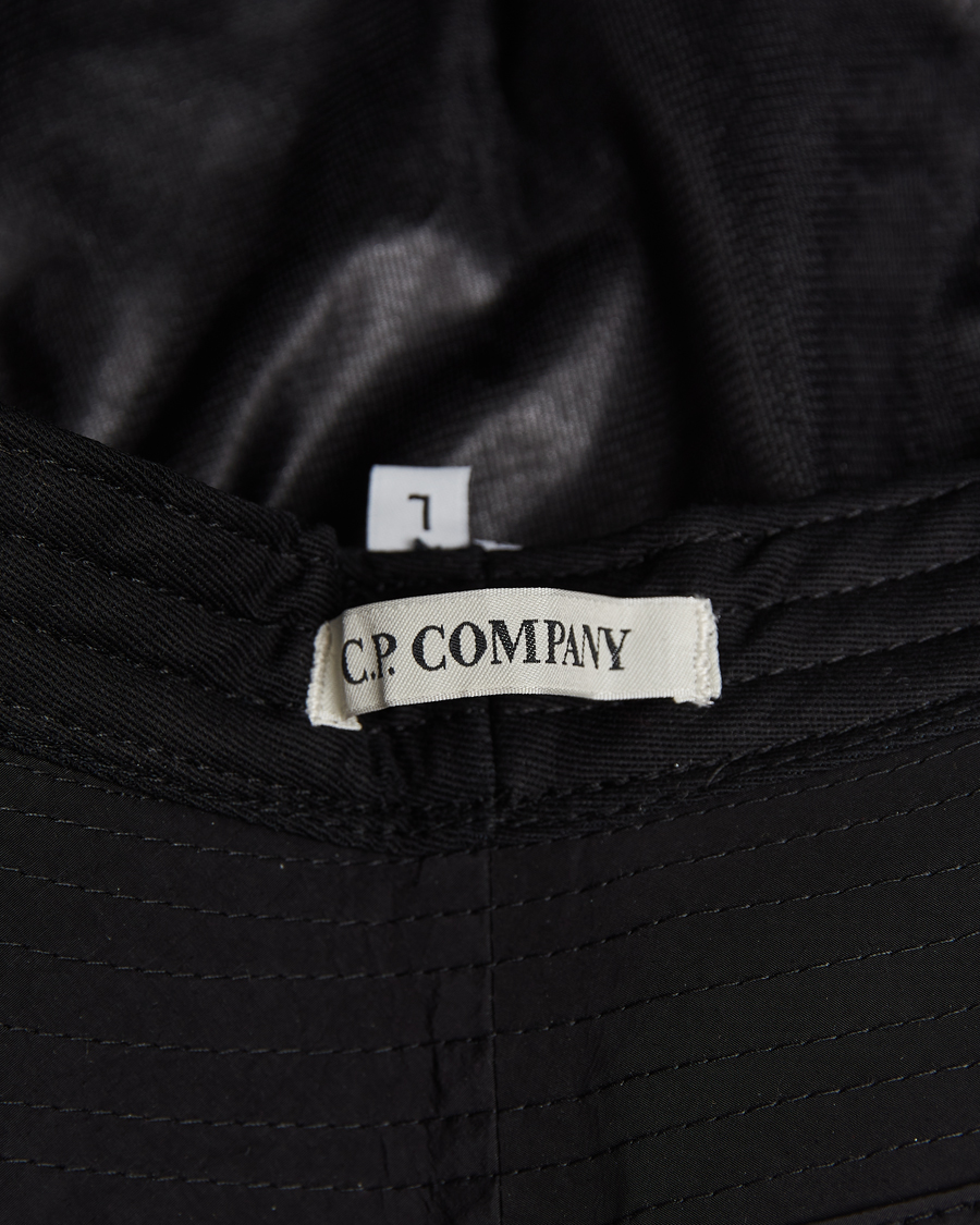 Mies | C.P. Company Chrome R Bucket Hat Black | C.P. Company | Chrome R Bucket Hat Black