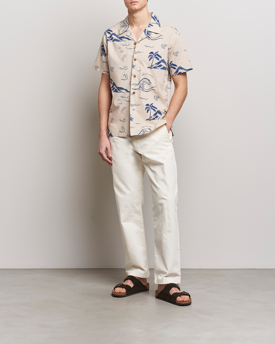 Mies | Kauluspaidat | Nudie Jeans | Arvid Printed Waves Hawaii Short Sleeve Shirt Ecru