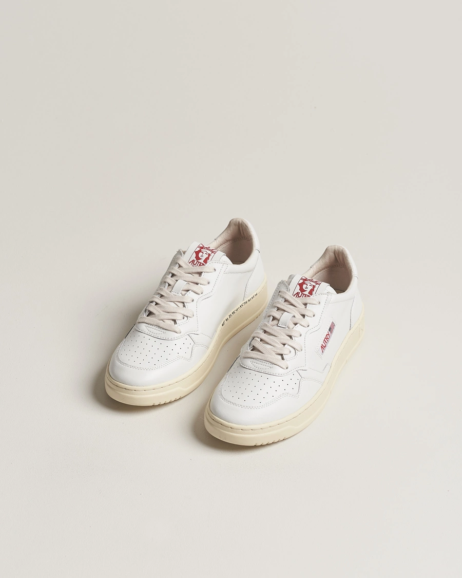 Mies |  | Autry | Medalist Low Leather Sneaker White/Red