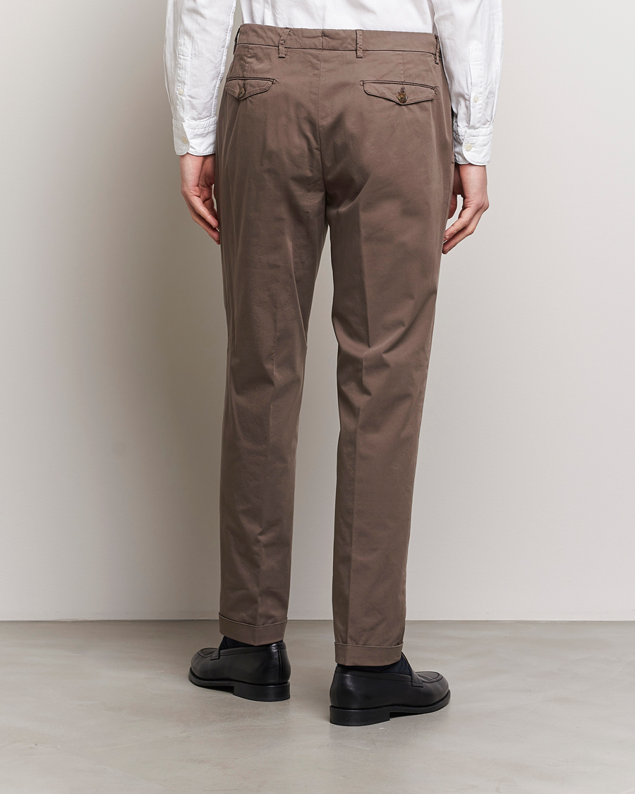 Mies | Housut | Briglia 1949 | Easy Fit Pleated Cotton Stretch Chino Brown
