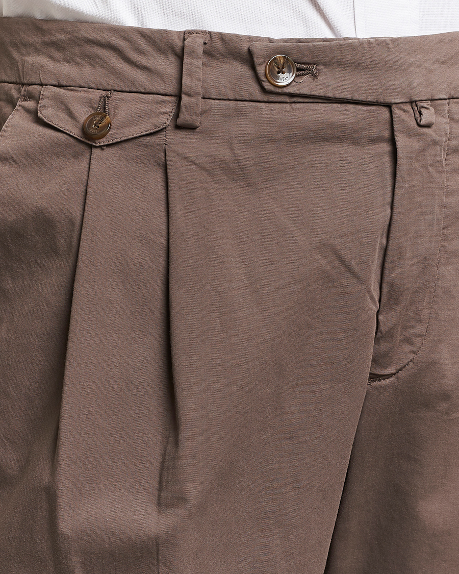Mies | Housut | Briglia 1949 | Easy Fit Pleated Cotton Stretch Chino Brown