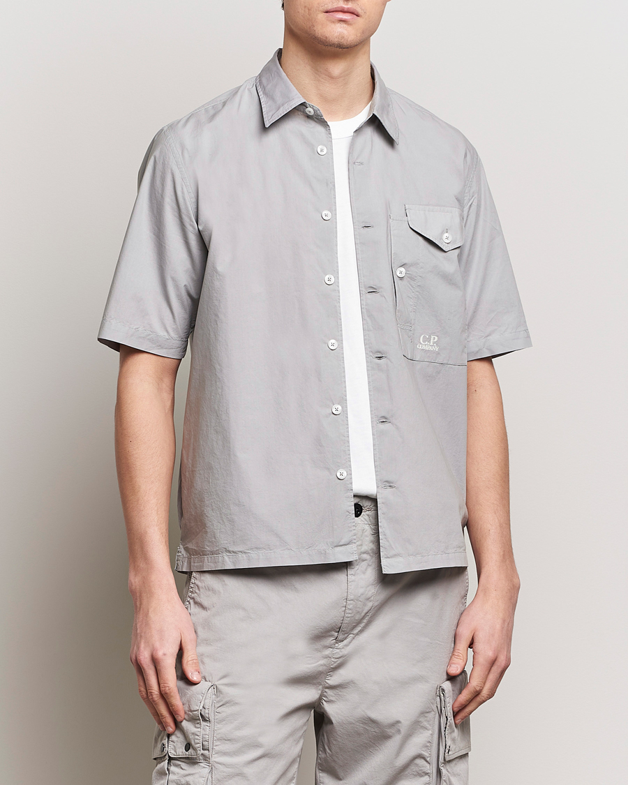 Mies | Lyhythihaiset kauluspaidat | C.P. Company | Short Sleeve Popline Shirt Grey