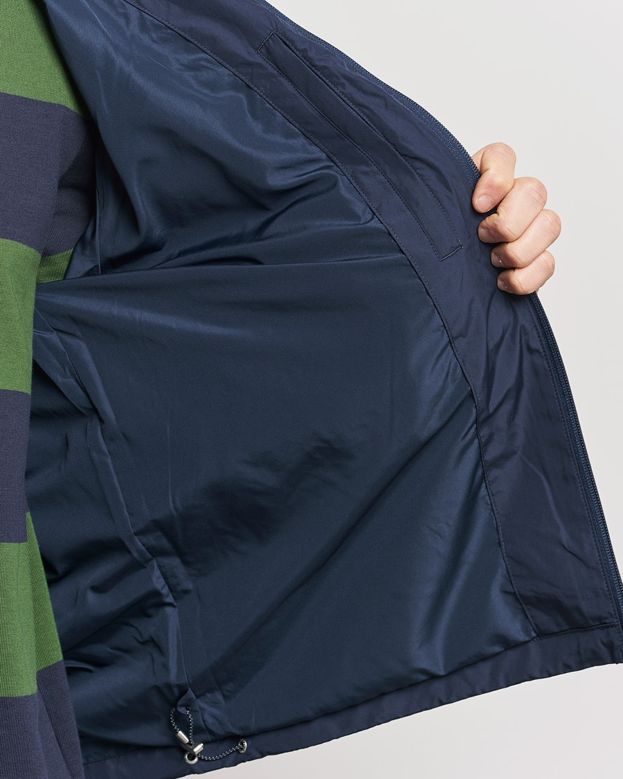 Mies | Takit | GANT | Light Nylon Windcheater Evening Blue