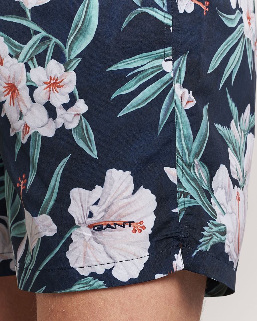 Mies | Uimahousut | Gant | Printed Flower Swimshorts Evening Blue