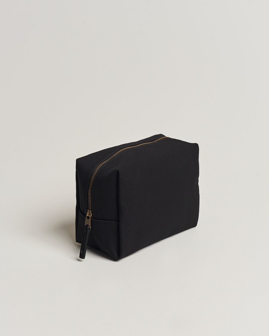 Mies | GANT Tonal Shield Wash Bag Ebony Black | GANT | Tonal Shield Wash Bag Ebony Black