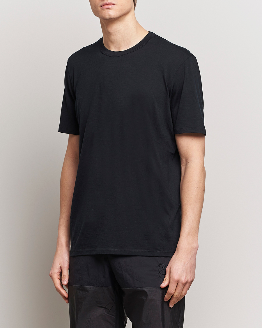 Mies | Lyhythihaiset t-paidat | Arc'teryx Veilance | Frame Short Sleeve T-Shirt Black