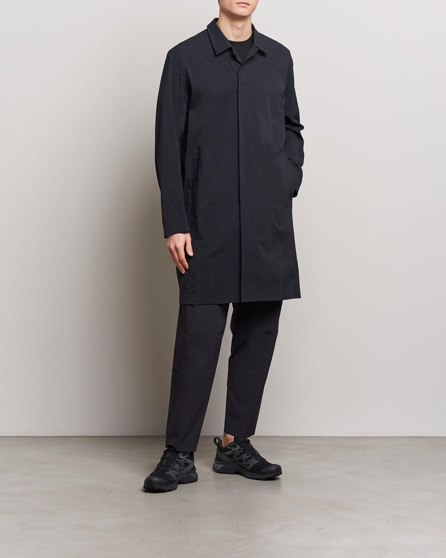 Mies | Takit | Arc'teryx Veilance | Incenter Weather Protection Coat Black