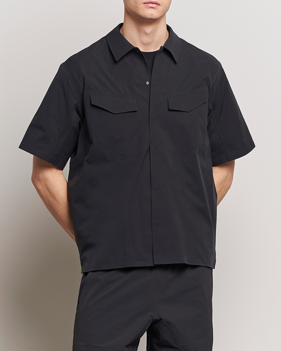 Mies | Kauluspaidat | Arc'teryx Veilance | Field Short Sleeve Shirt Black