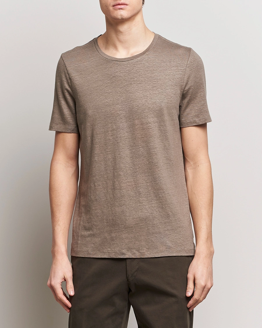 Mies |  | Oscar Jacobson | Kyran Linen T-Shirt Olive
