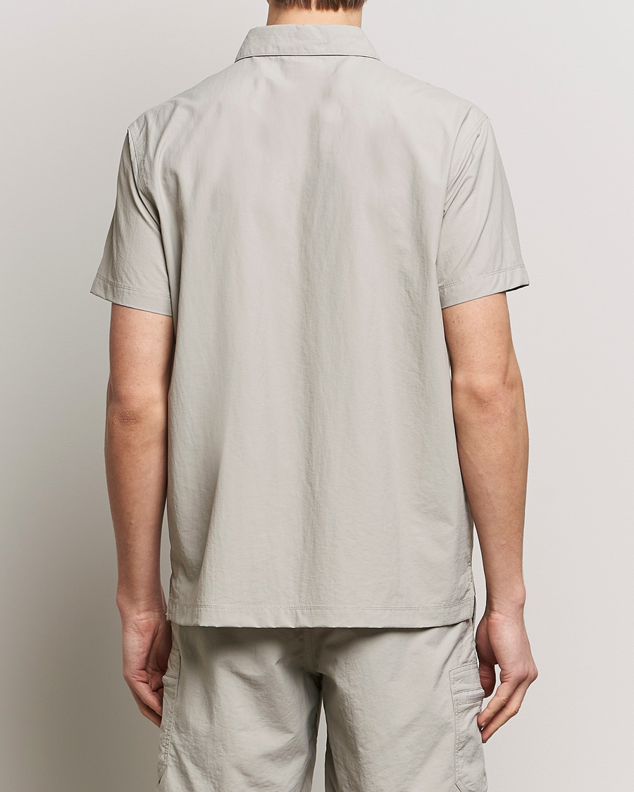 Mies | Kauluspaidat | Columbia | Mountaindale Short Sleeve Outdoor Shirt Flint Grey