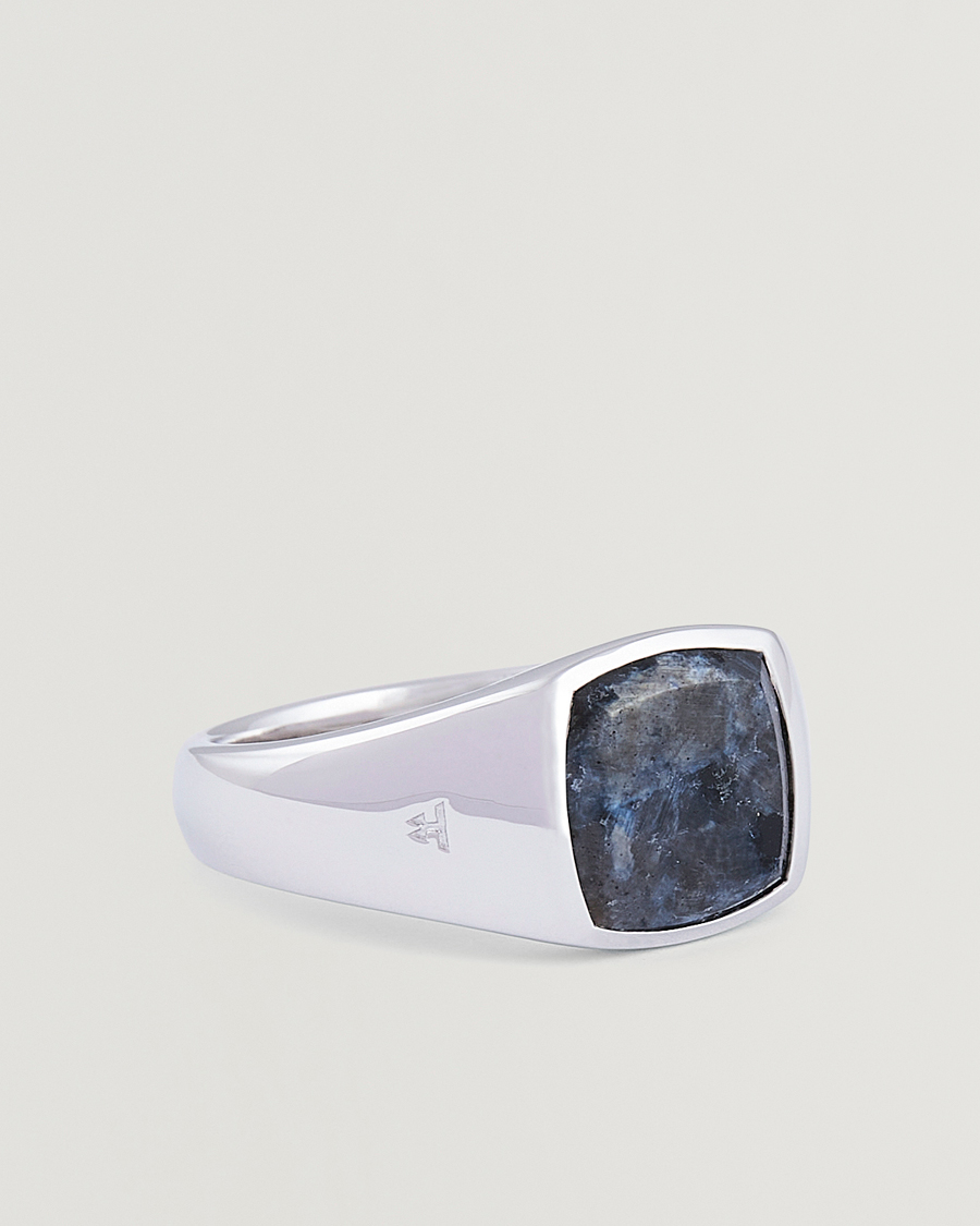 Mies | Korut | Tom Wood | Kay Ring Larvikite