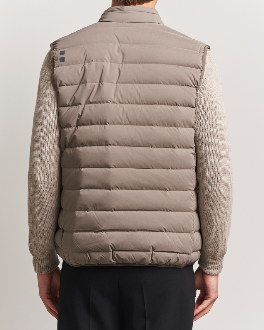 Mies | Ulkoliivit | UBR | Sonic Vest Dark Sand