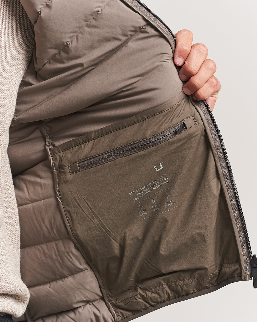 Mies | Ulkoliivit | UBR | Sonic Vest Dark Sand