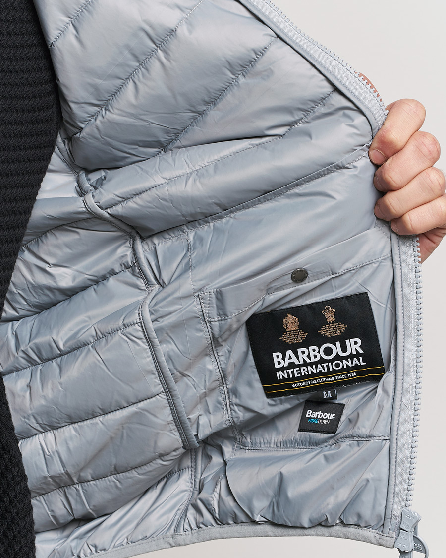 Mies | Takit | Barbour International | Tourer Reed Gilet Ultimate Grey