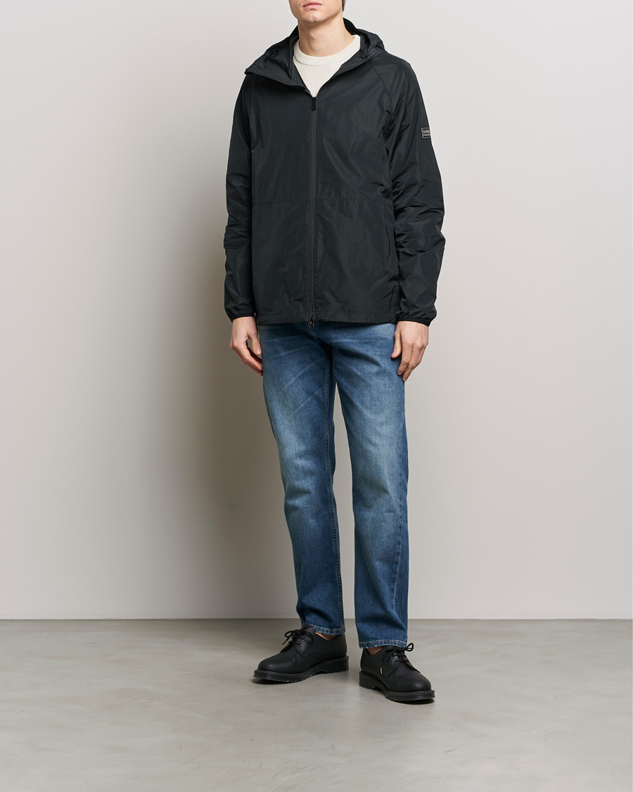 Mies | Takit | Barbour International | Beckett Showerproof Jacket Black