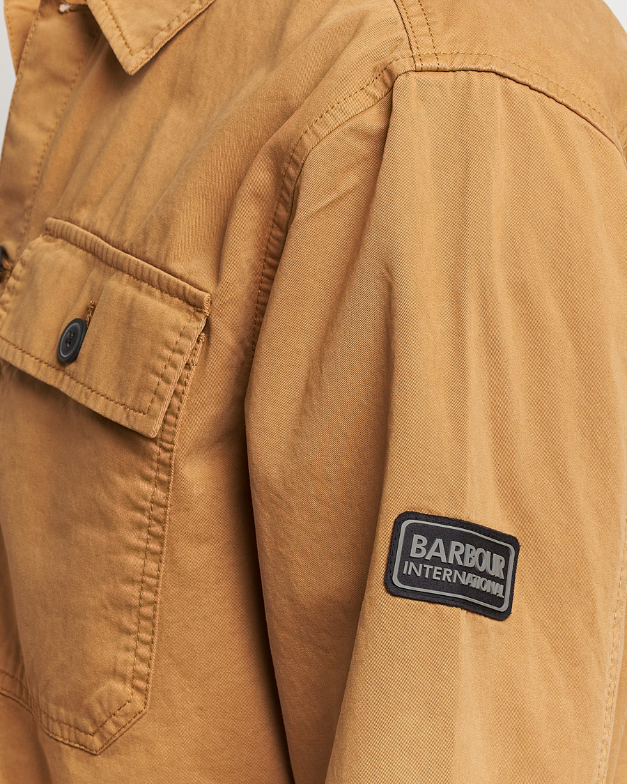 Mies | Kauluspaidat | Barbour International | Adey Cotton Pocket Overshirt Desert