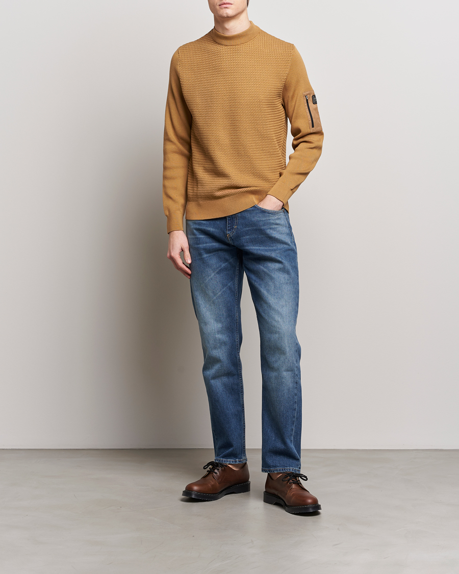 Mies | Puserot | Barbour International | Clayton Texture Crew Desert