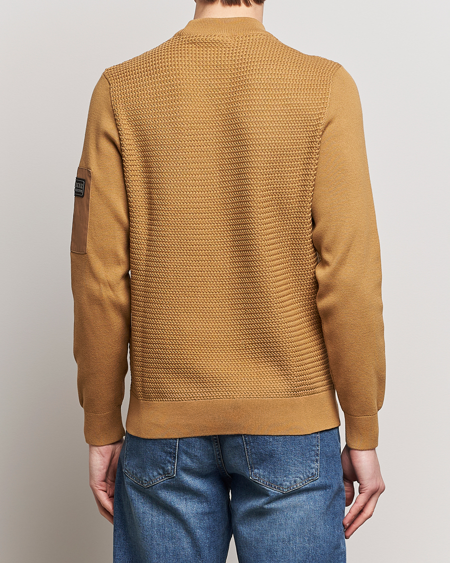 Mies | Puserot | Barbour International | Clayton Texture Crew Desert