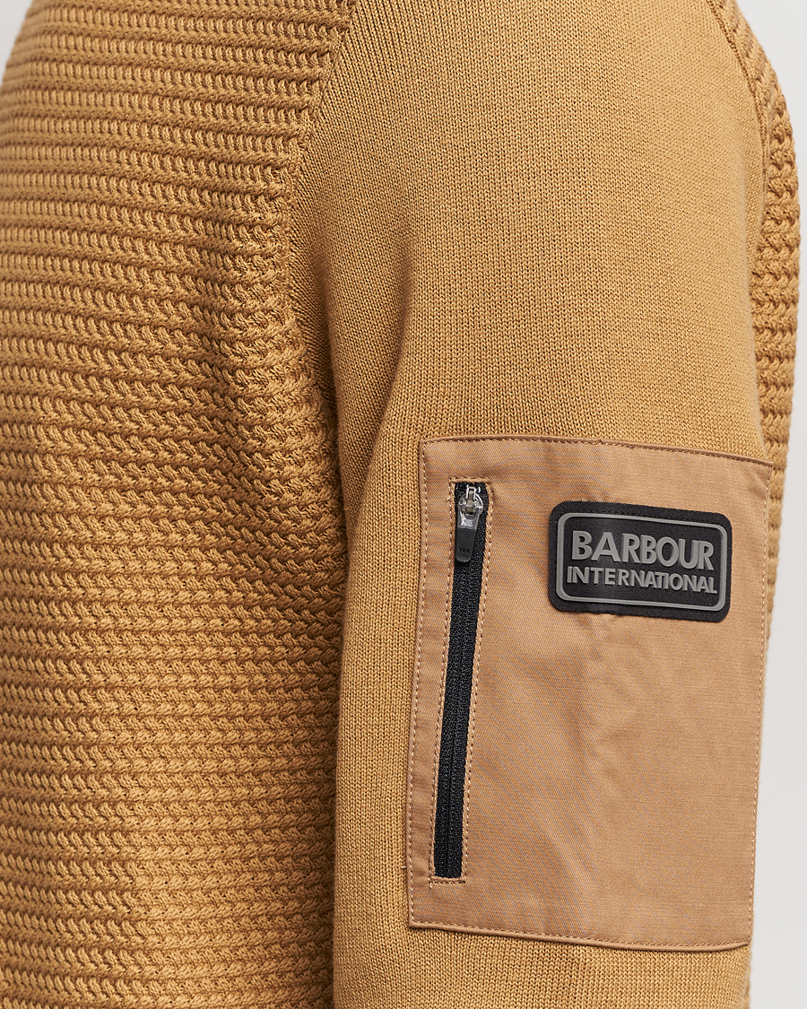 Mies | Puserot | Barbour International | Clayton Texture Crew Desert