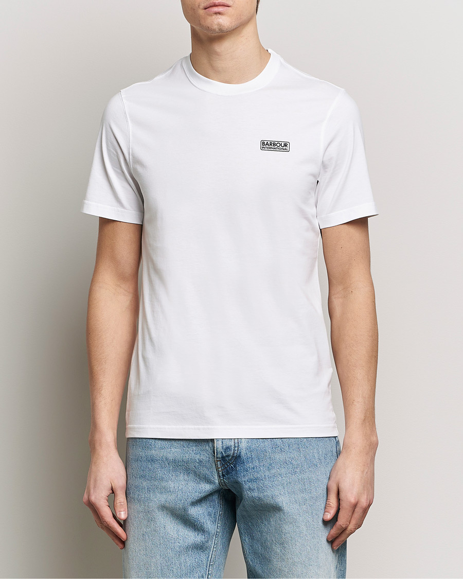 Mies | Valkoiset t-paidat | Barbour International | Small Logo T-Shirt White/Black