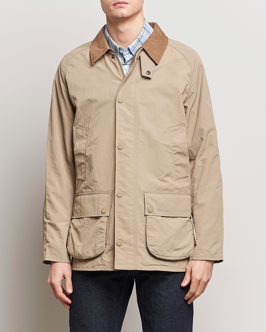 Mies | Takit | Barbour Lifestyle | Ashby Showerproof Jacket Timberwolf