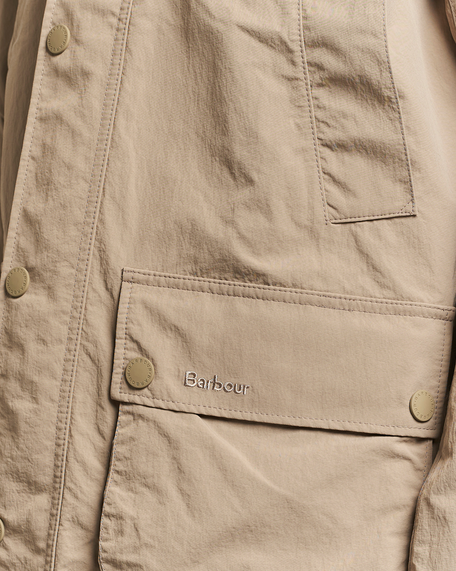 Mies | Takit | Barbour Lifestyle | Ashby Showerproof Jacket Timberwolf