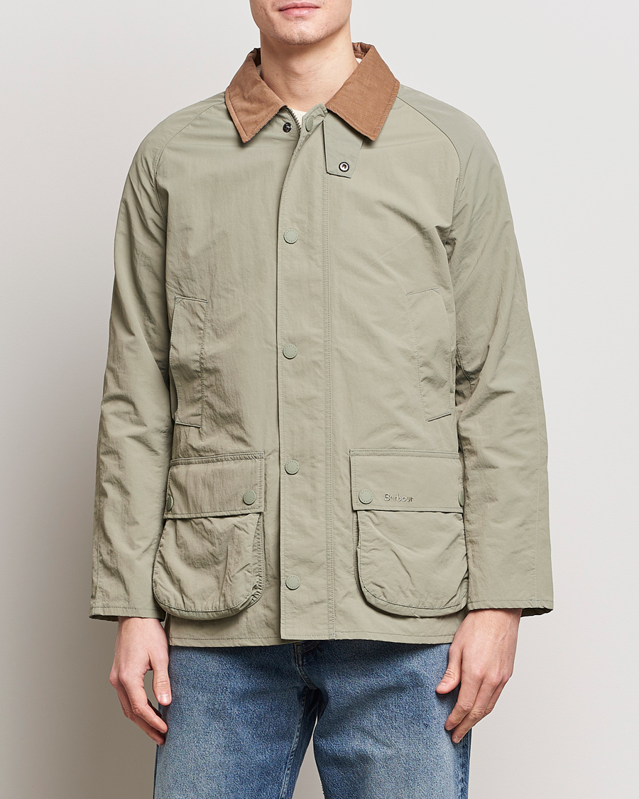Mies | Takit | Barbour Lifestyle | Ashby Showerproof Jacket Dusty Green