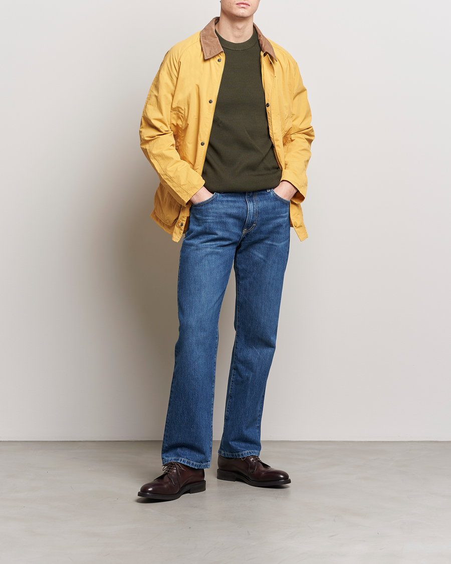 Mies | Takit | Barbour Lifestyle | Ashby Showerproof Jacket Honey Gold