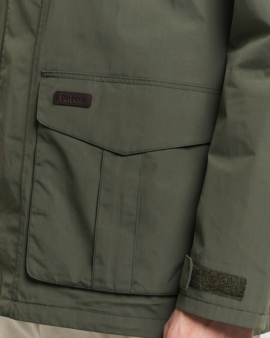 Mies | Takit | Barbour Lifestyle | Summer Brockstone Waterproof Jacket Olive