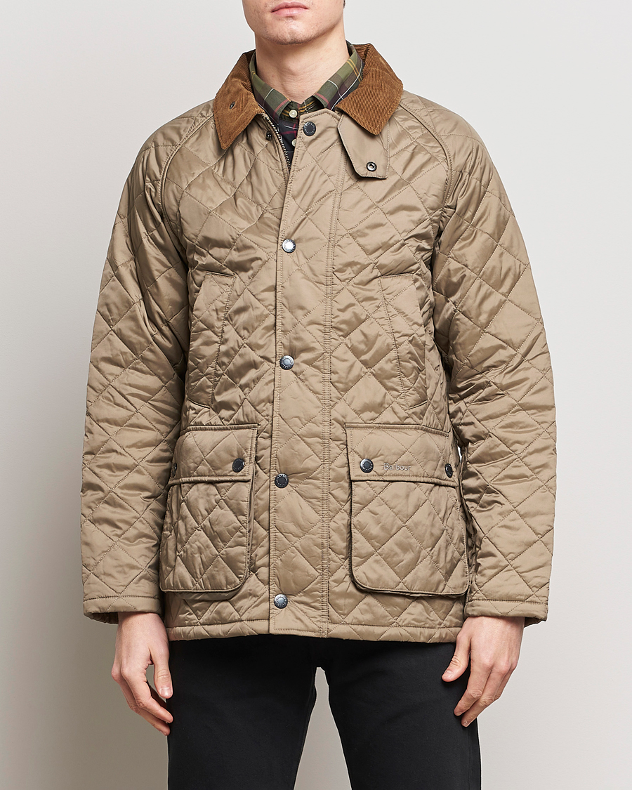 Mies | Tikkitakit | Barbour Lifestyle | Ashby Quilted Jacket Timberwolf
