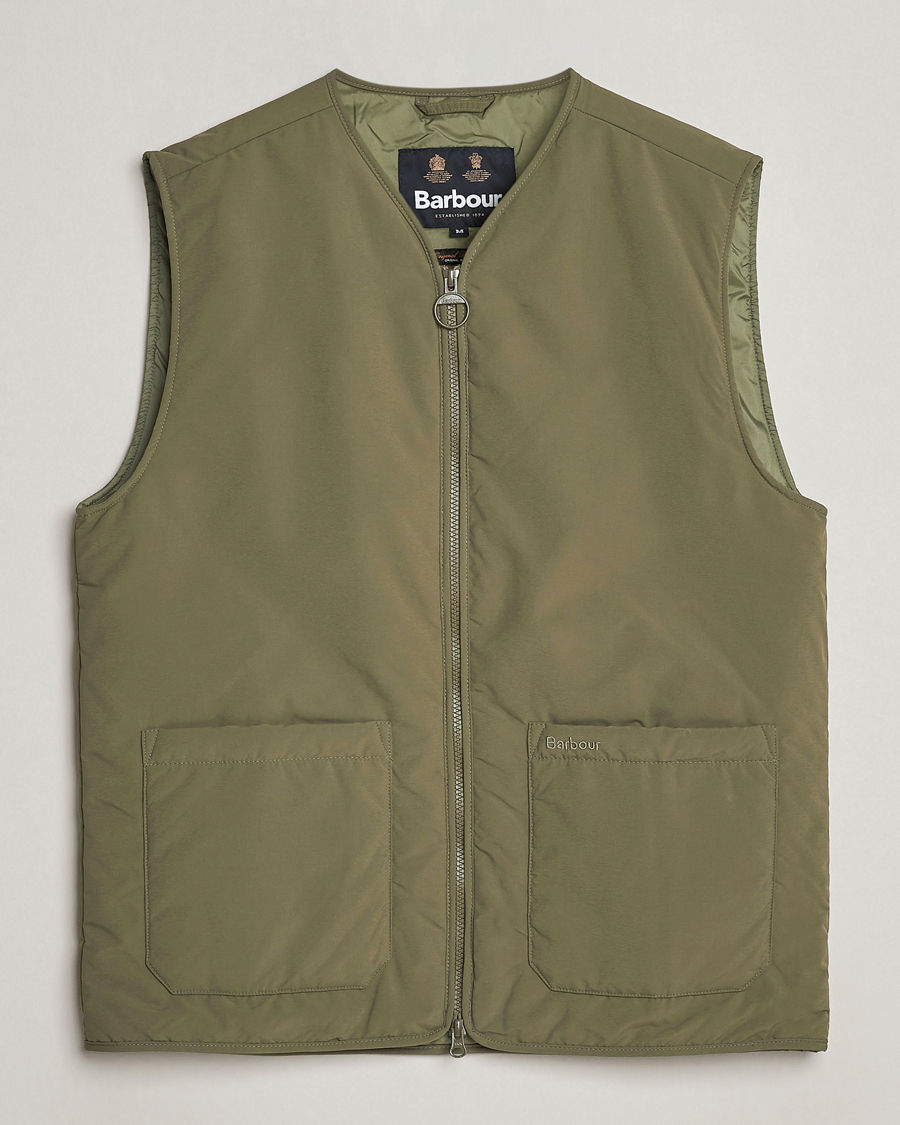 Mies | Takit | Barbour Lifestyle | Harpen Gilet Pale Sage