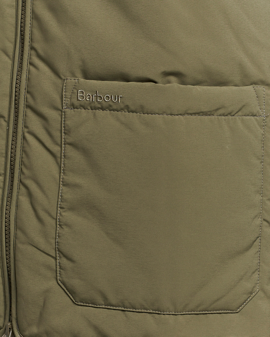Mies | Takit | Barbour Lifestyle | Harpen Gilet Pale Sage