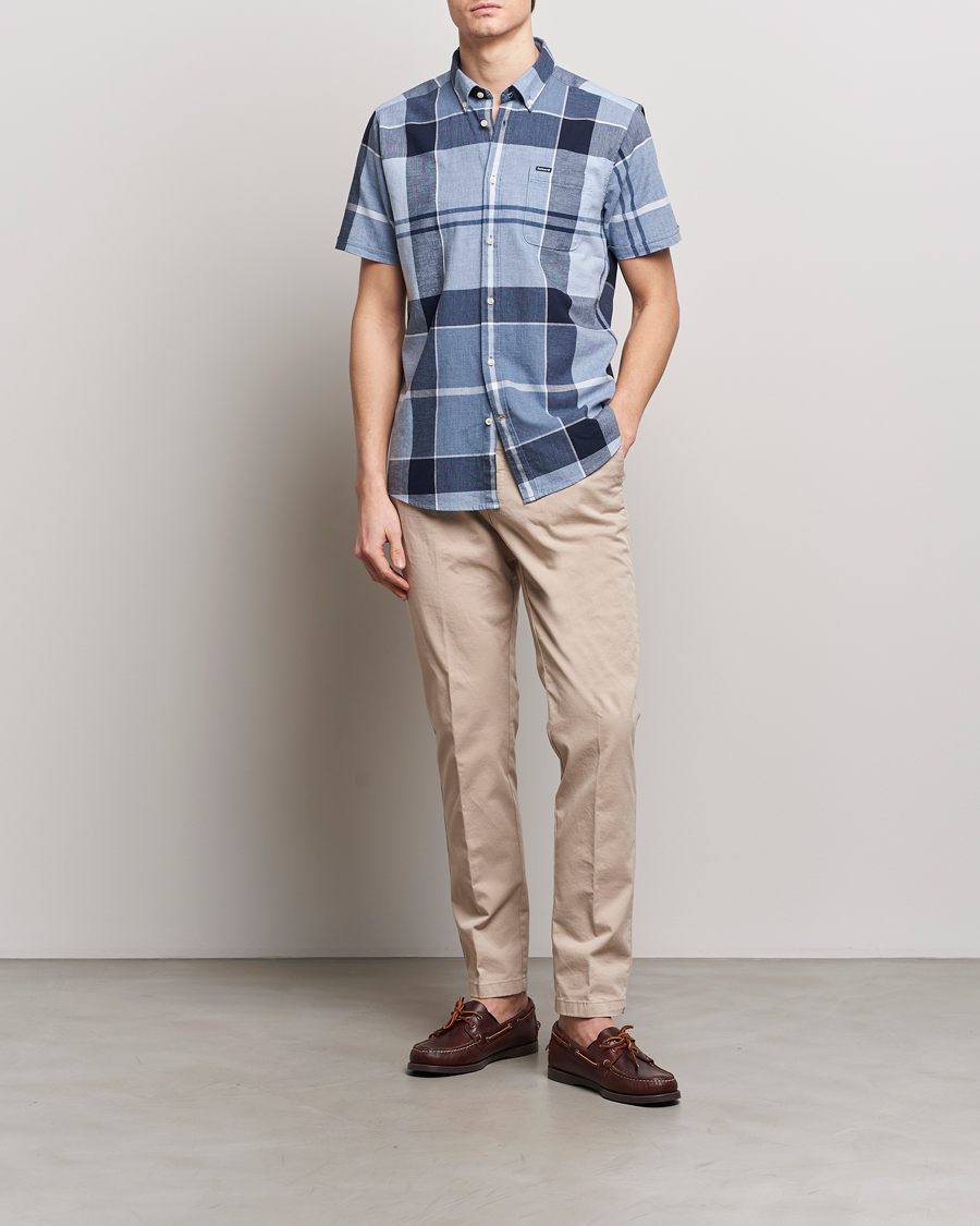 Mies | Kauluspaidat | Barbour Lifestyle | Doughill Short Sleeve Tailored Fit Shirt Berwick Blue