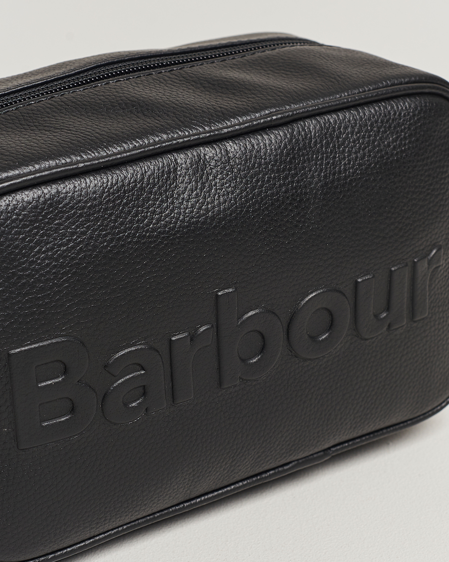 Mies | Barbour Lifestyle Logo Leather Washbag Black | Barbour Lifestyle | Logo Leather Washbag Black