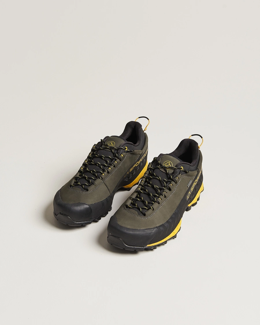 Mies | Mustat tennarit | La Sportiva | TX5 GTX Hiking Shoes Carbon/Yellow
