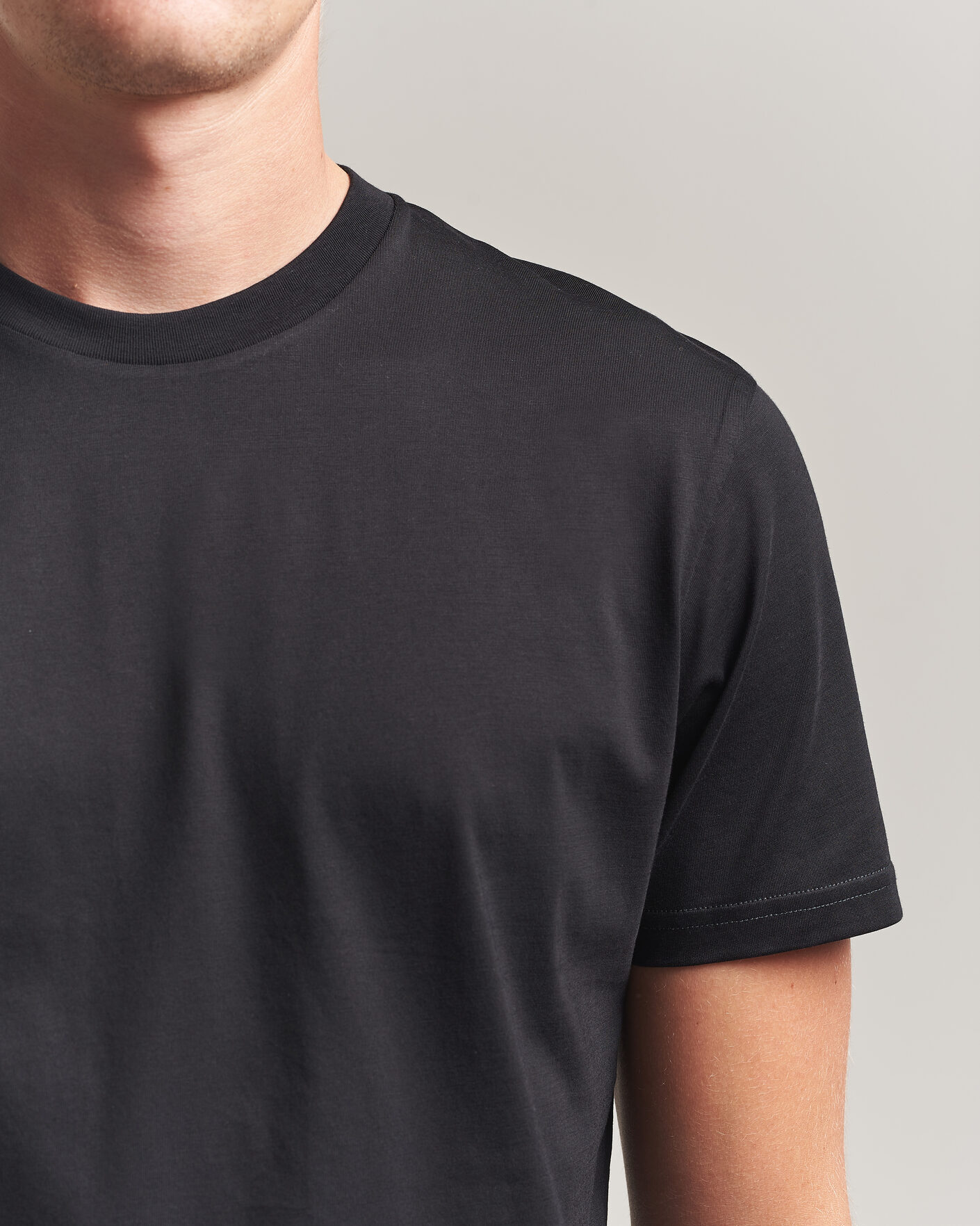 Mies | T-paidat | Sunspel | Riviera Midweight T-Shirt Black