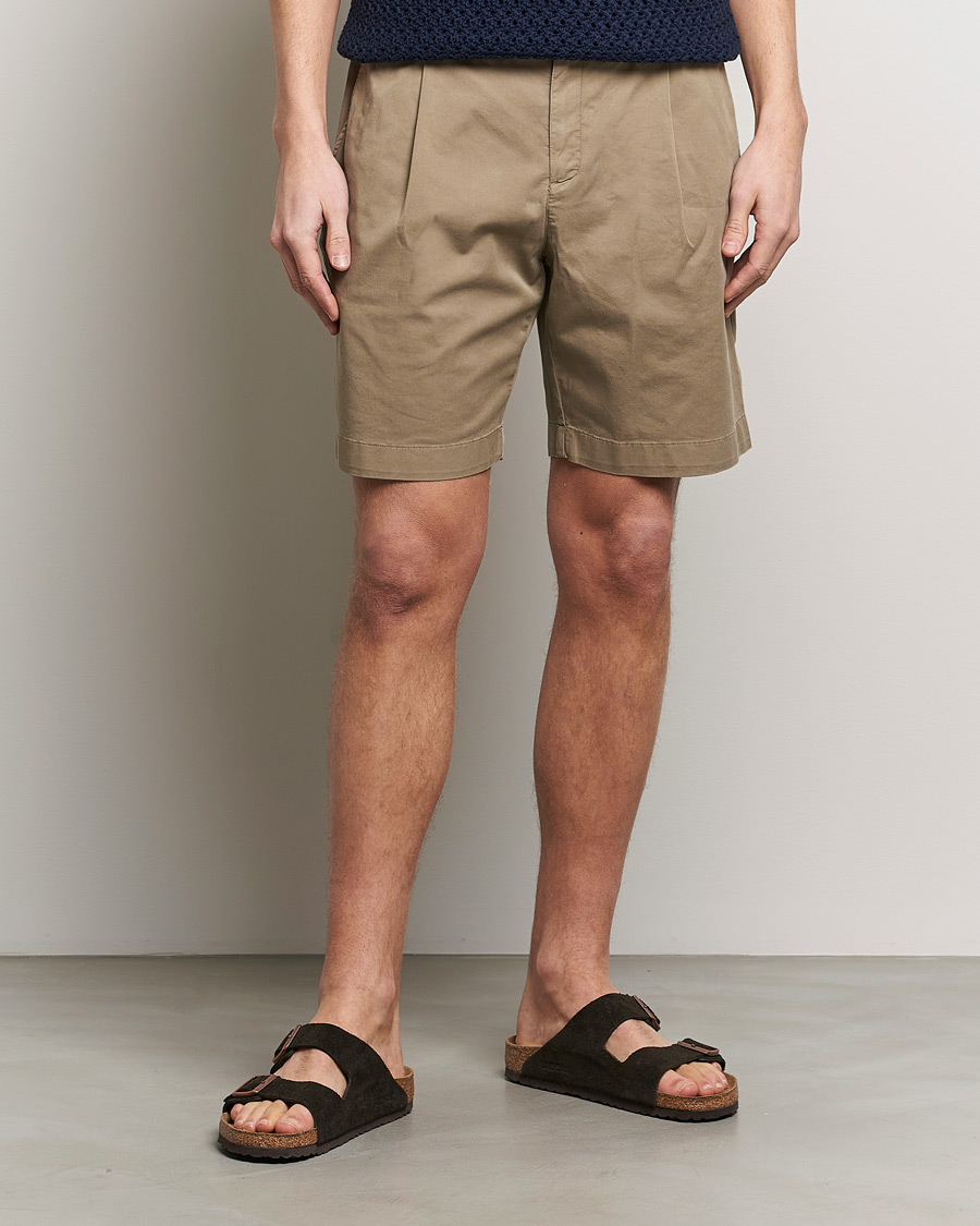 Mies | Shortsit | Sunspel | Pleated Stretch Cotton Twill Shorts Dark Stone