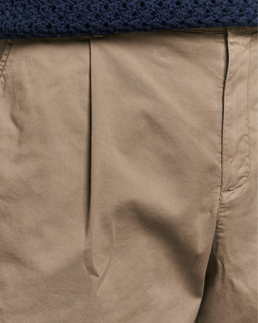 Mies | Shortsit | Sunspel | Pleated Stretch Cotton Twill Shorts Dark Stone