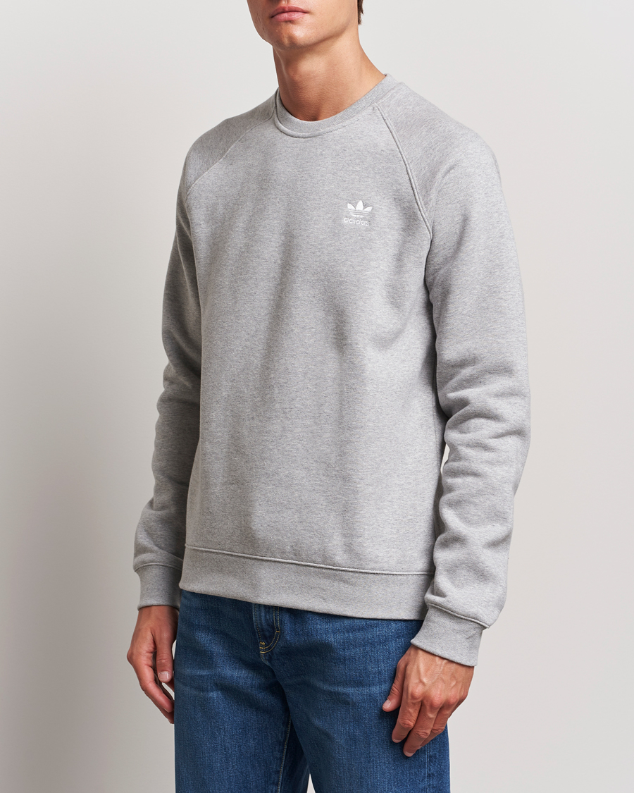 Mies | Puserot | adidas Originals | Essential Crew Neck Sweatshirt Grey Melange