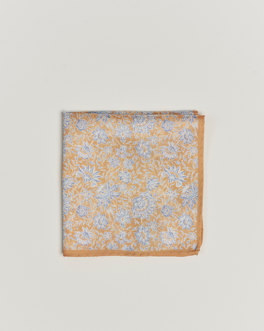 Mies | Amanda Christensen Silk Oxford Printed Flower Pocket Square Yellow | Amanda Christensen | Silk Oxford Printed Flower Pocket Square Yellow