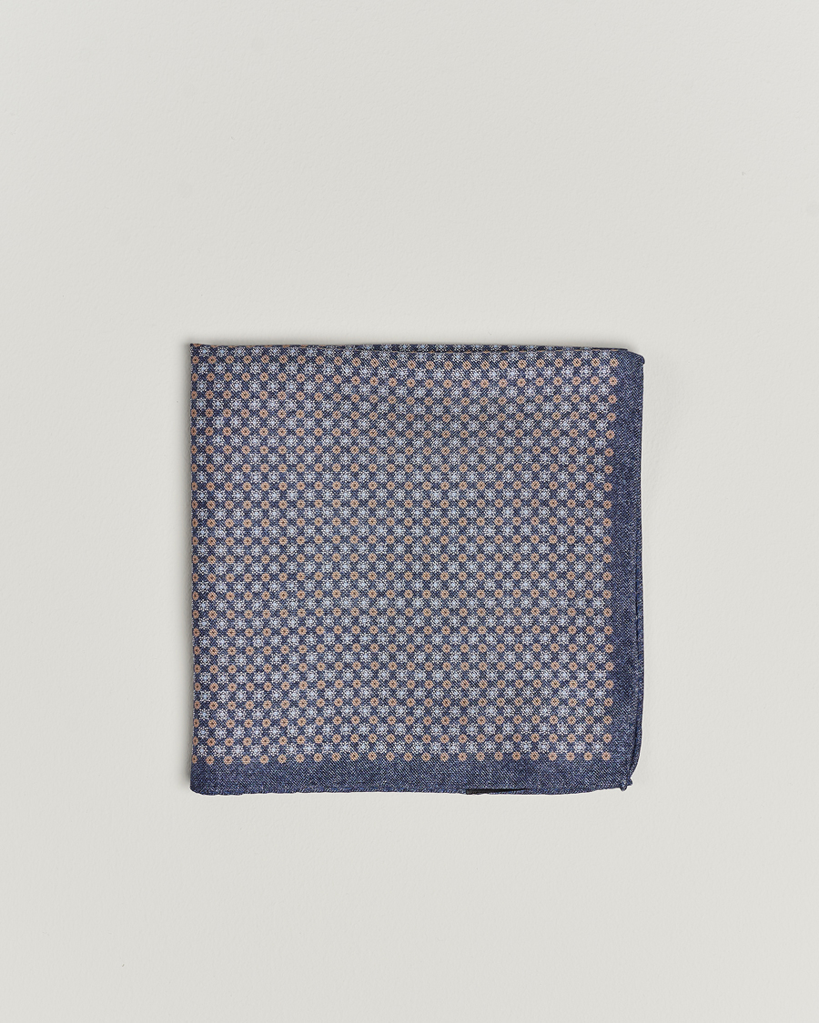 Mies | Amanda Christensen Silk Oxford Printed Flower Pocket Square Navy | Amanda Christensen | Silk Oxford Printed Flower Pocket Square Navy