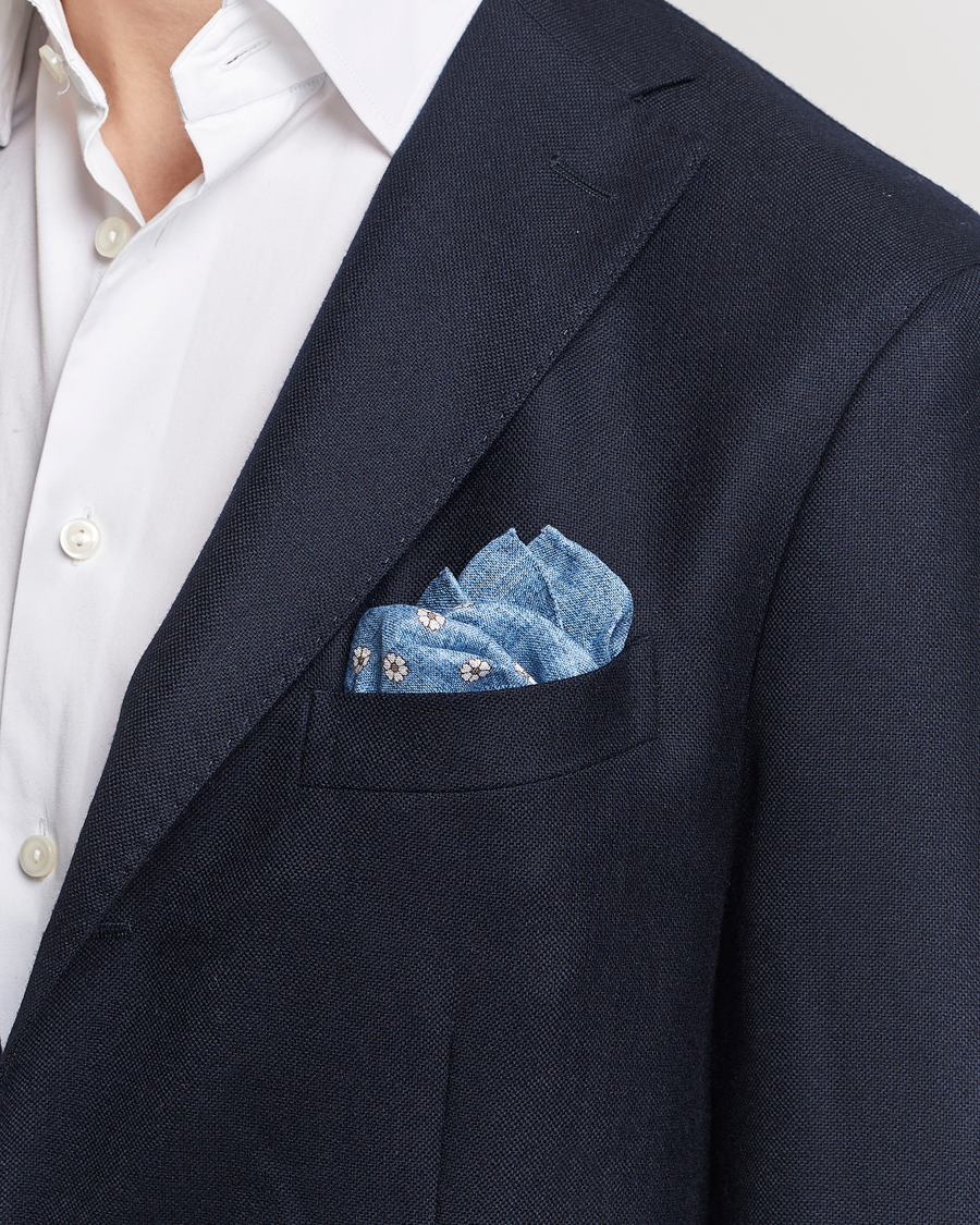 Mies | Amanda Christensen Linen Printed Flower Pocket Square Blue | Amanda Christensen | Linen Printed Flower Pocket Square Blue
