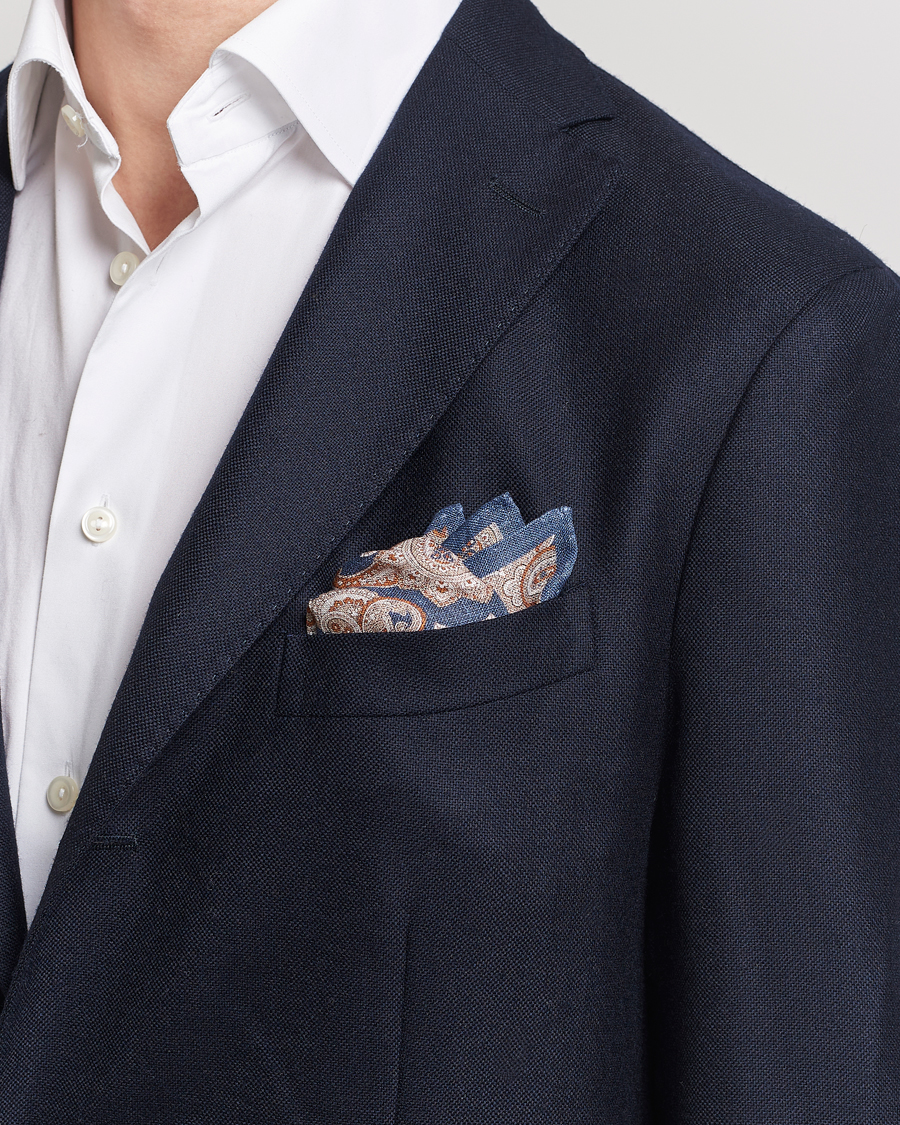 Mies | Amanda Christensen Linen Printed Large Paisley Pocket Square Navy | Amanda Christensen | Linen Printed Large Paisley Pocket Square Navy